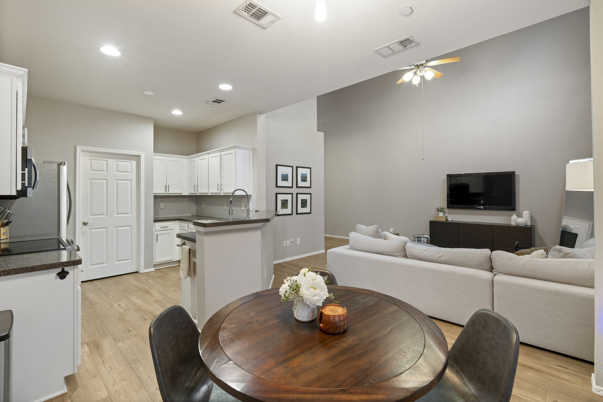 3280 Tarrant Lane