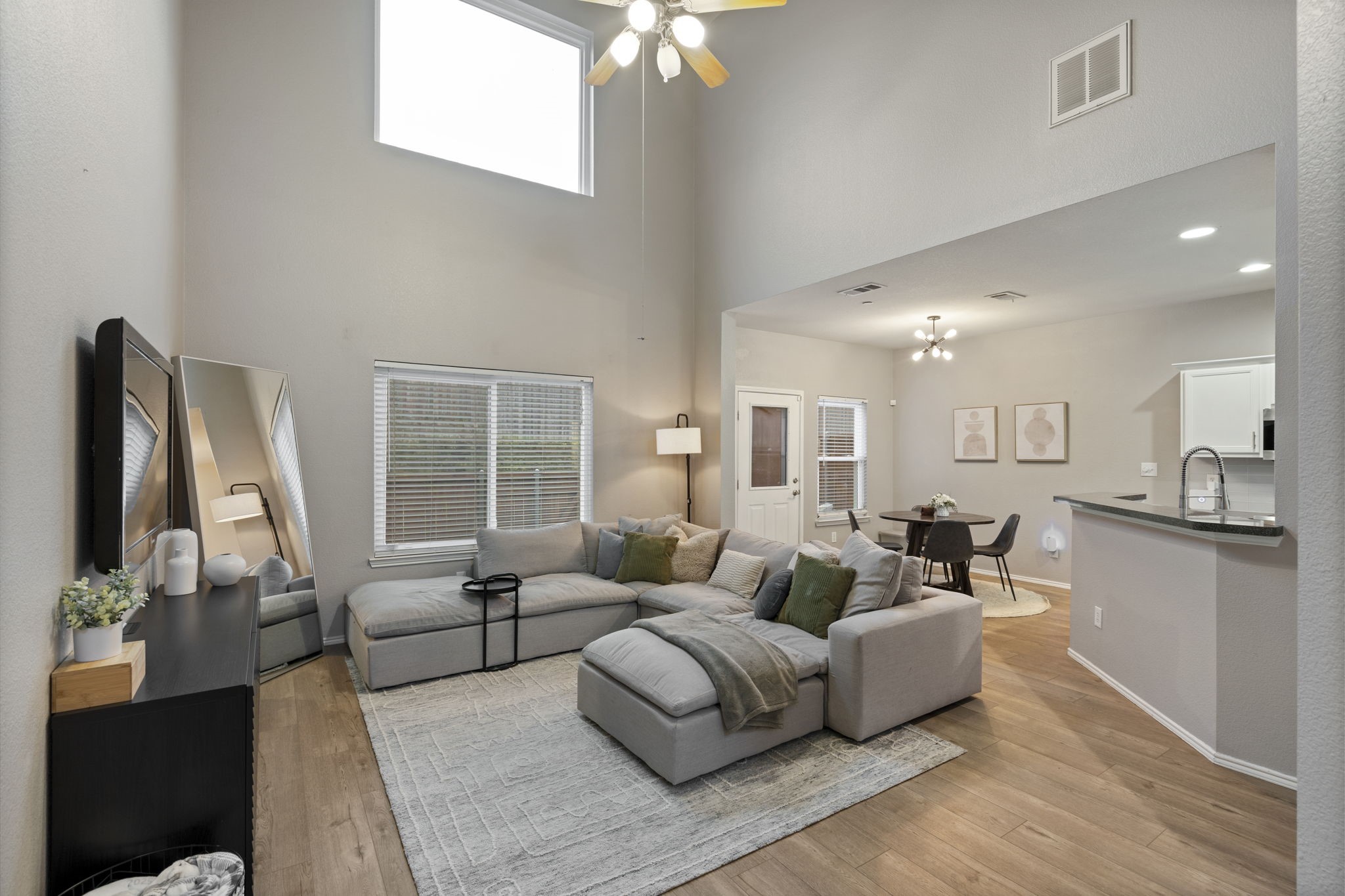 3280 Tarrant Lane