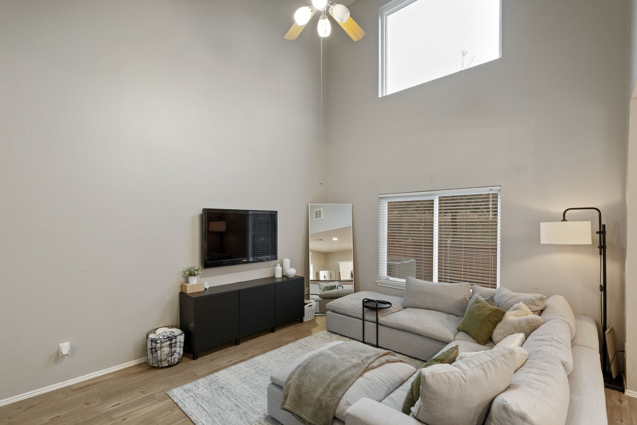 3280 Tarrant Lane