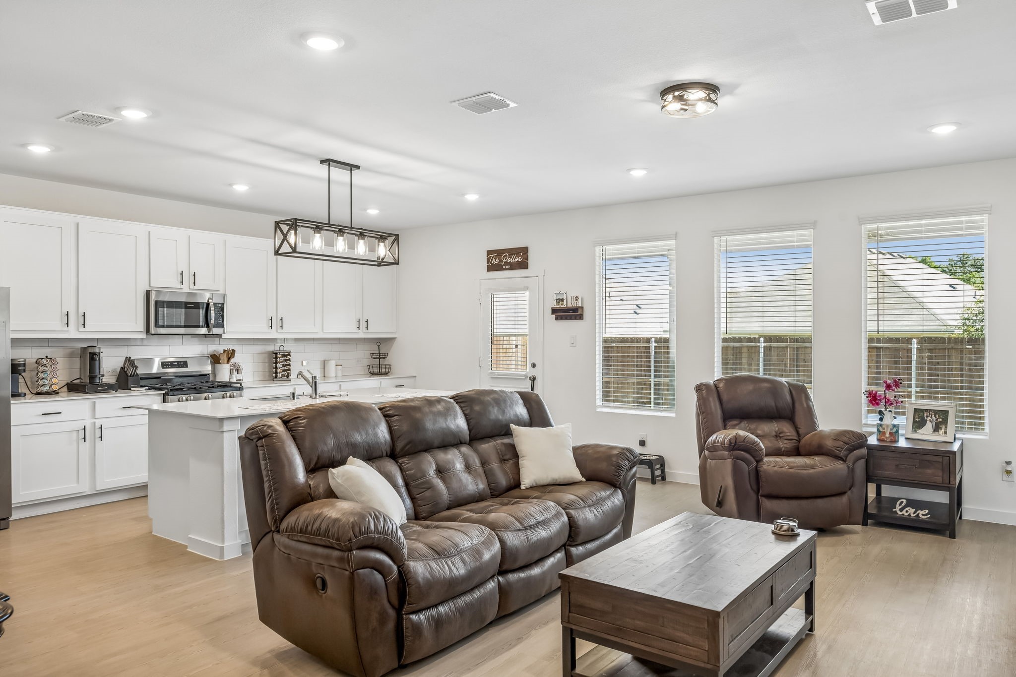 1801 Rubber Fig Lane