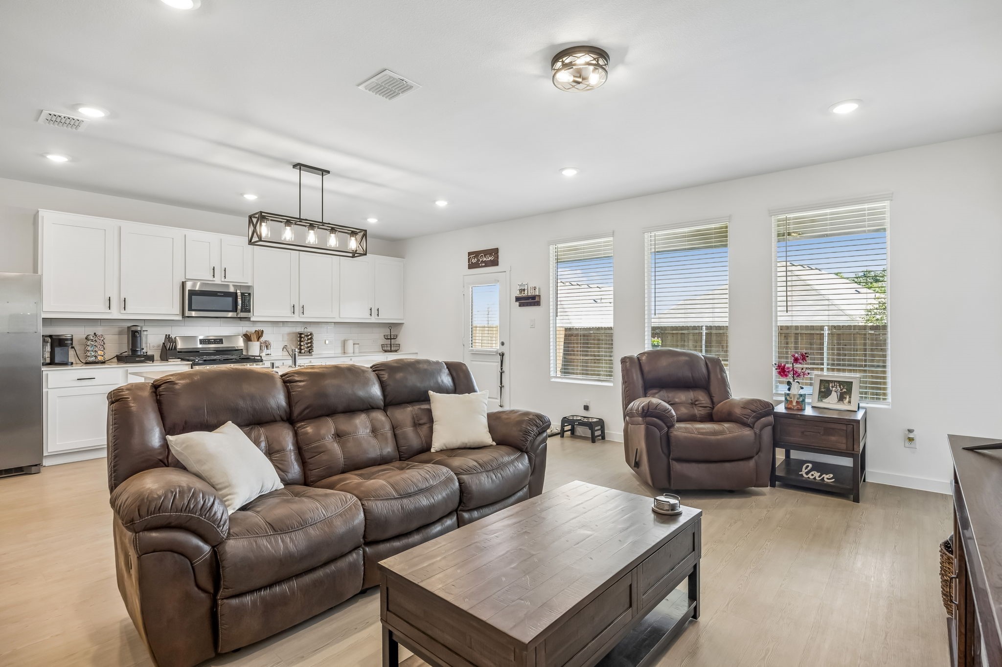 1801 Rubber Fig Lane