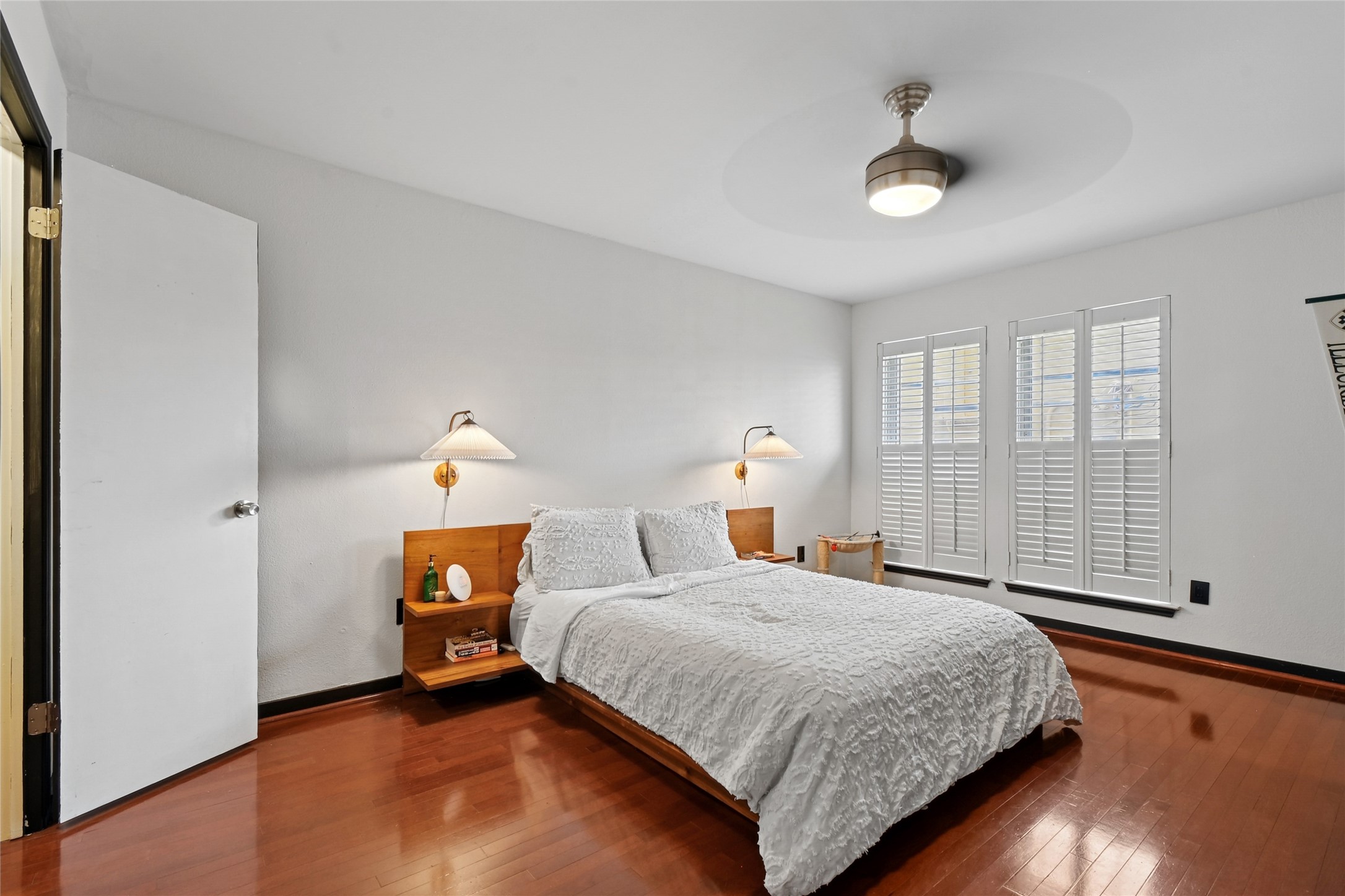 4333 Bowser Avenue 6