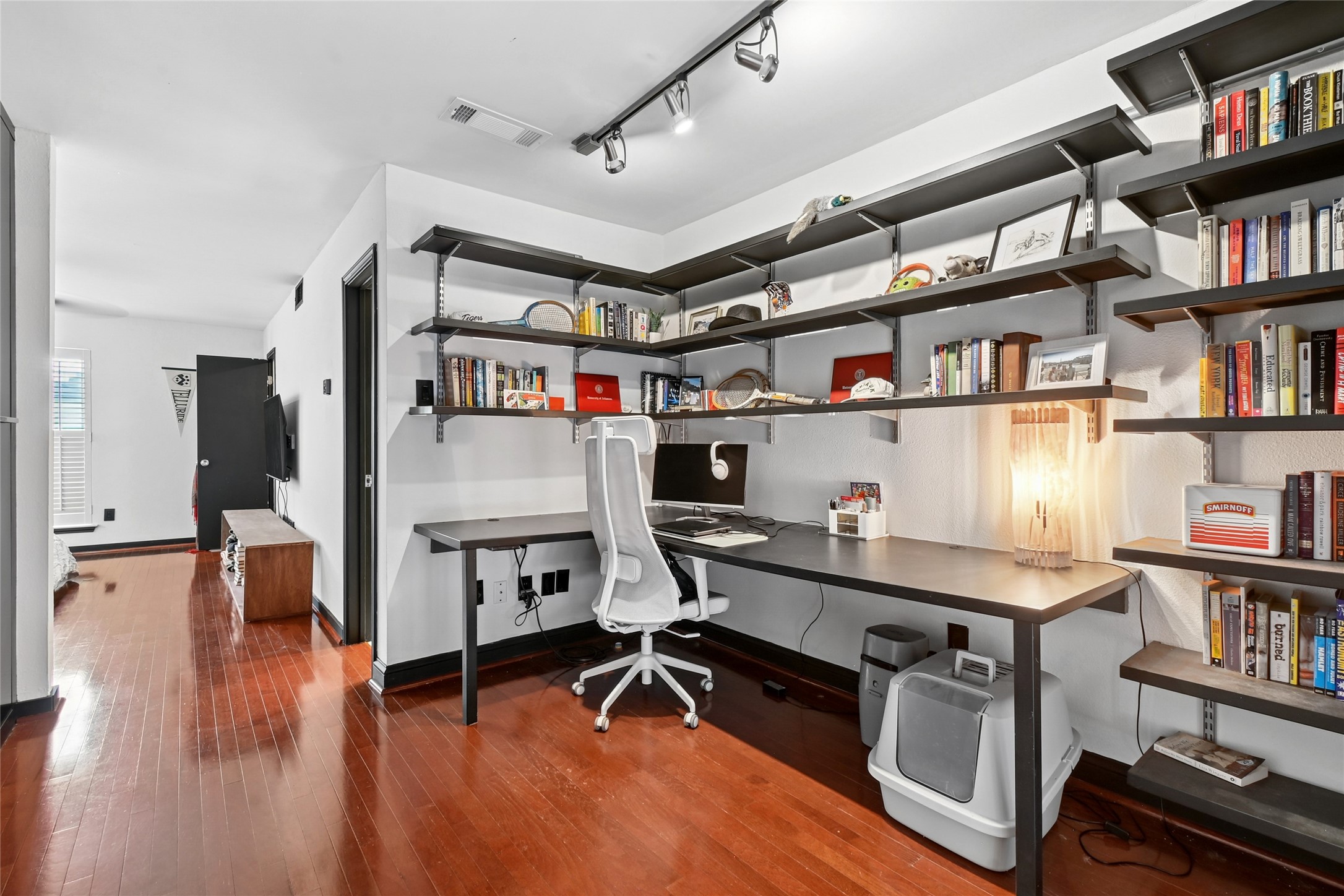 4333 Bowser Avenue 6