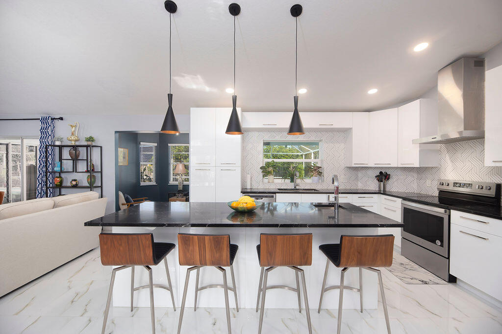 3338 SE East Snow Road