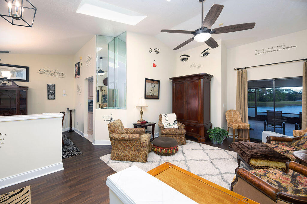 3381 SE East Snow Road