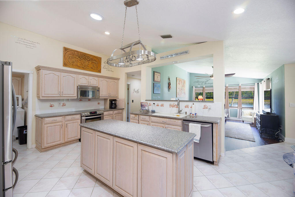 3381 SE East Snow Road