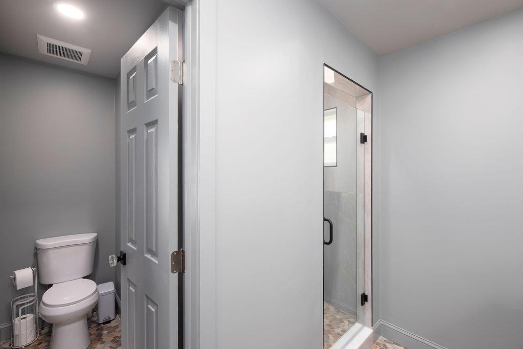 801 NE Zebrina Senda