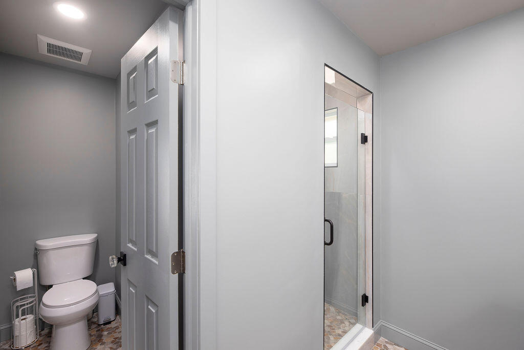 801 NE Zebrina Senda