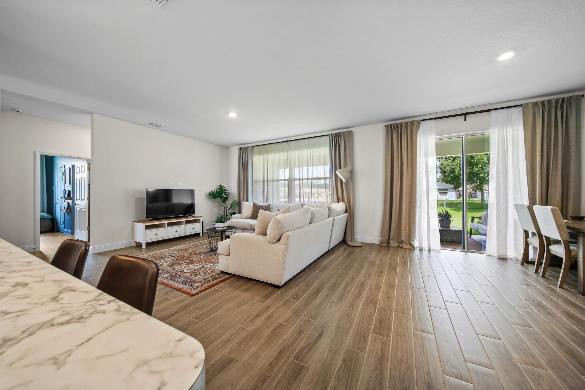 2306 SW Pamona Street