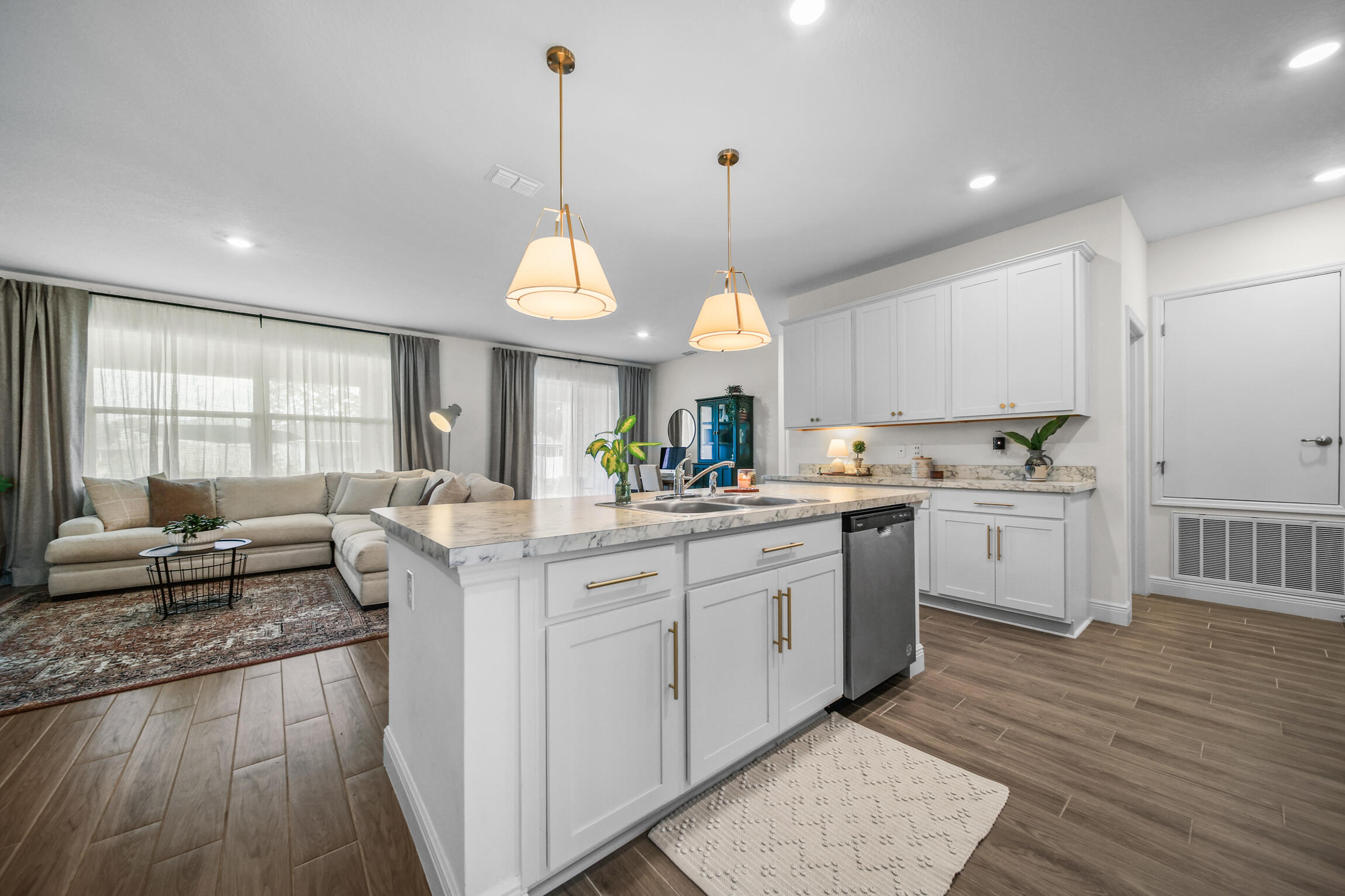 2306 SW Pamona Street