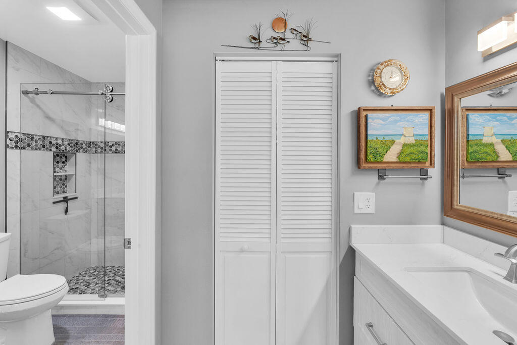 6980 SE Constitution Boulevard 203