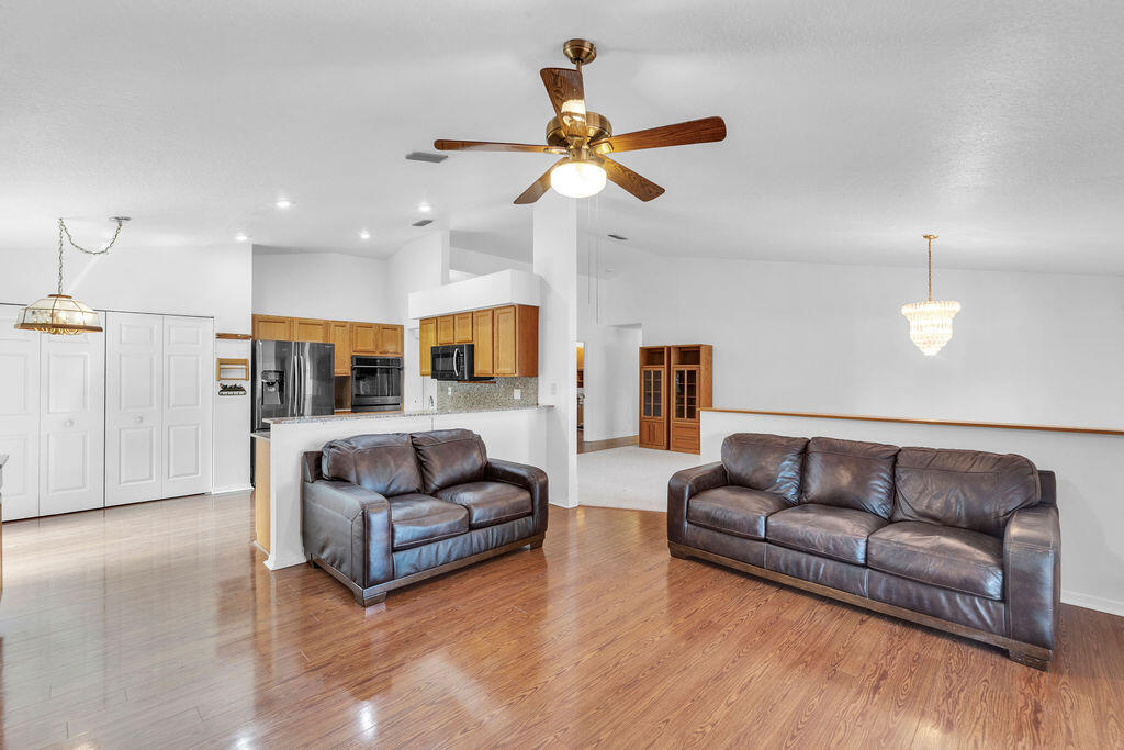 3373 SE East Snow Road