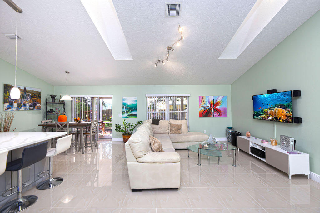 3362 SE East Snow Road