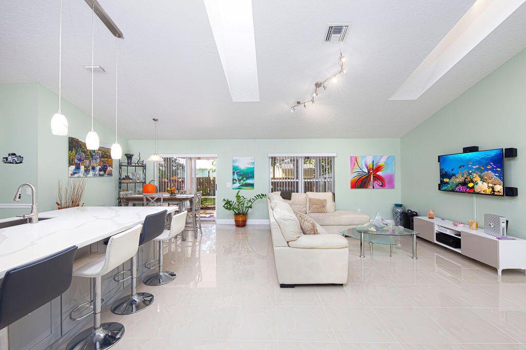 3362 SE East Snow Road