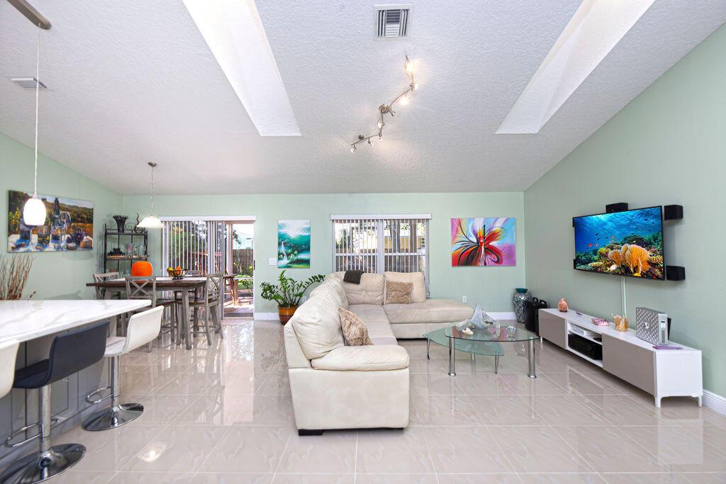 3362 SE East Snow Road