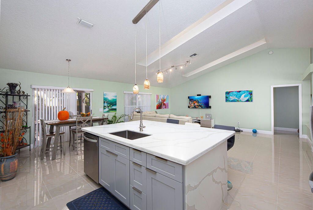 3362 SE East Snow Road