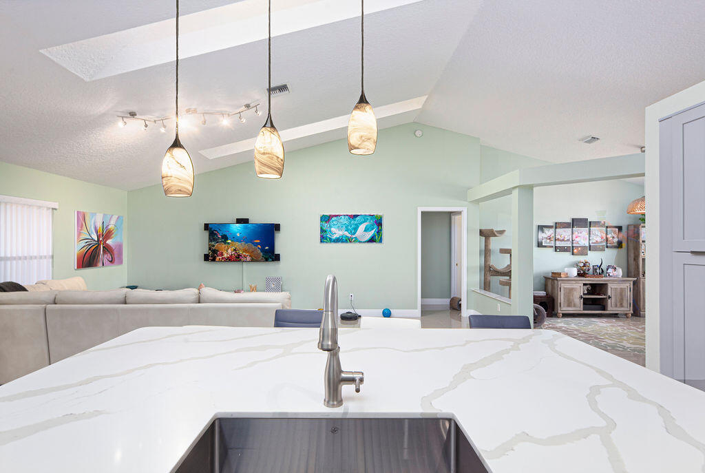 3362 SE East Snow Road