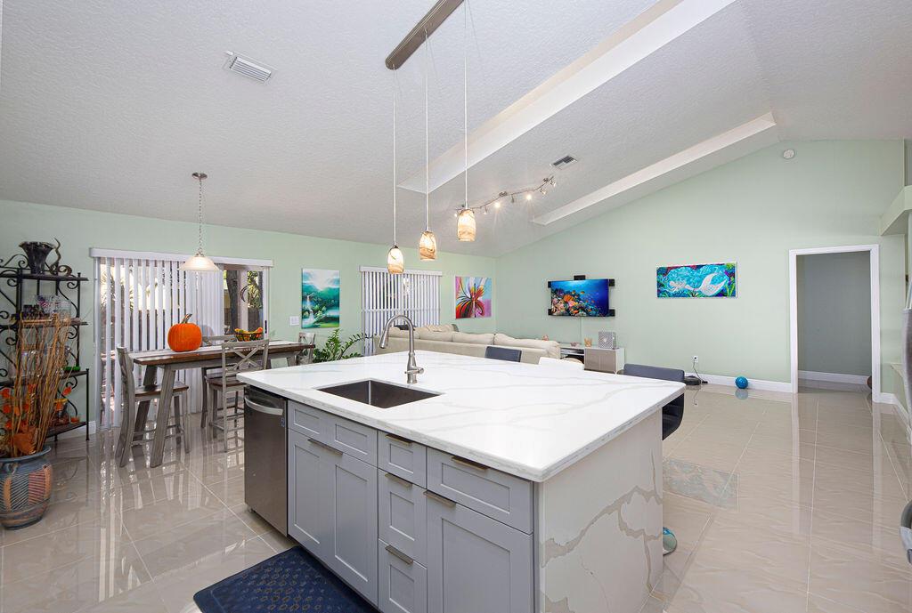 3362 SE East Snow Road