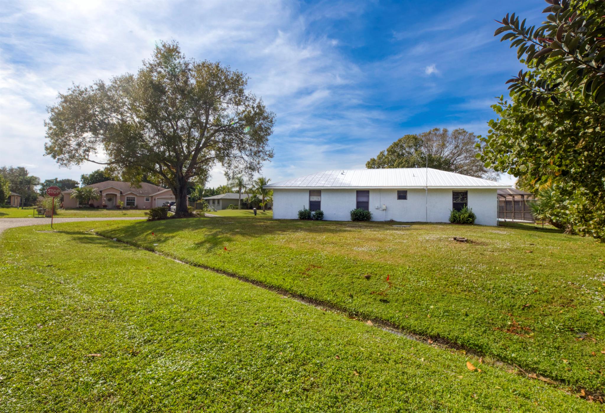 183 SW Airview Avenue