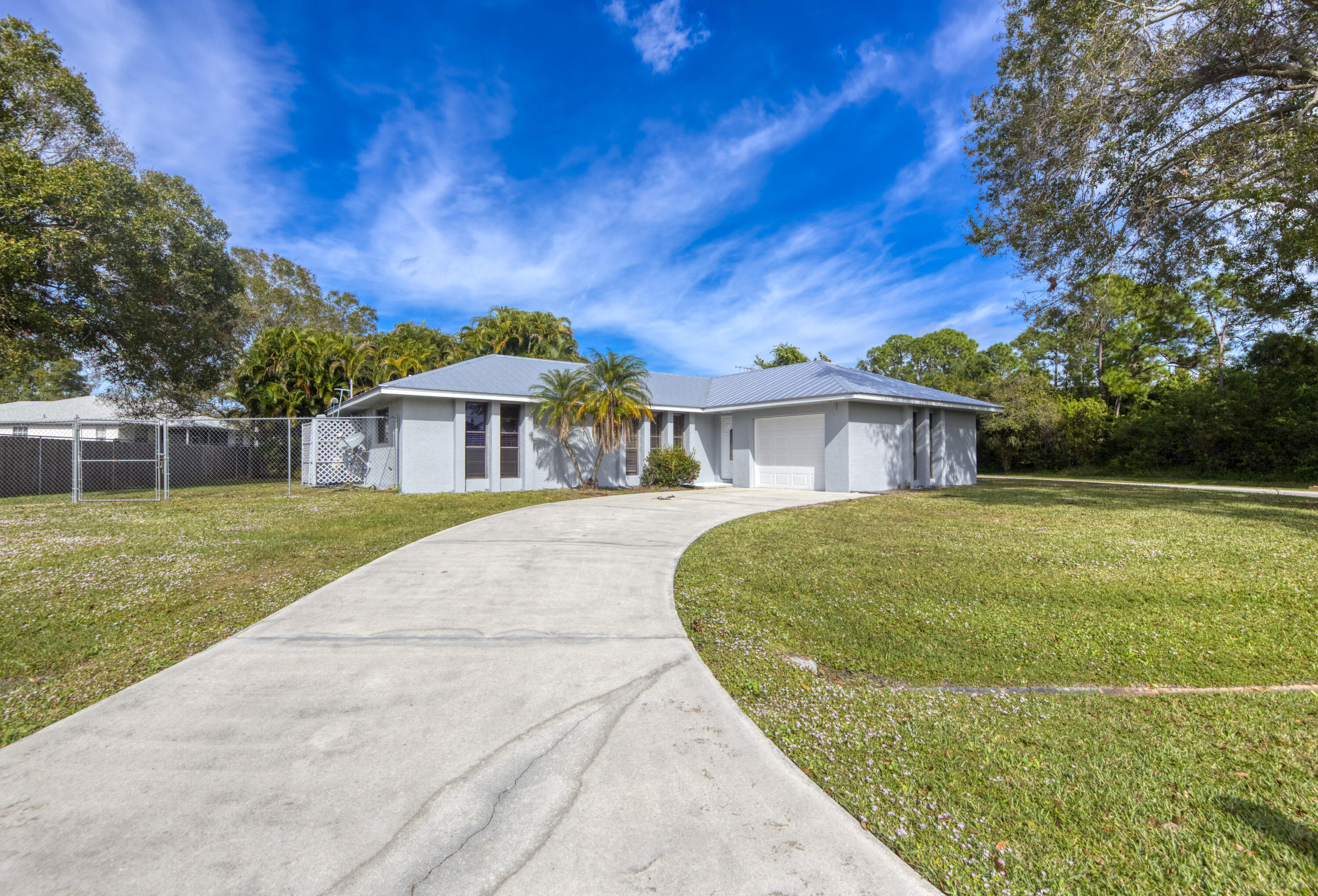 183 SW Airview Avenue