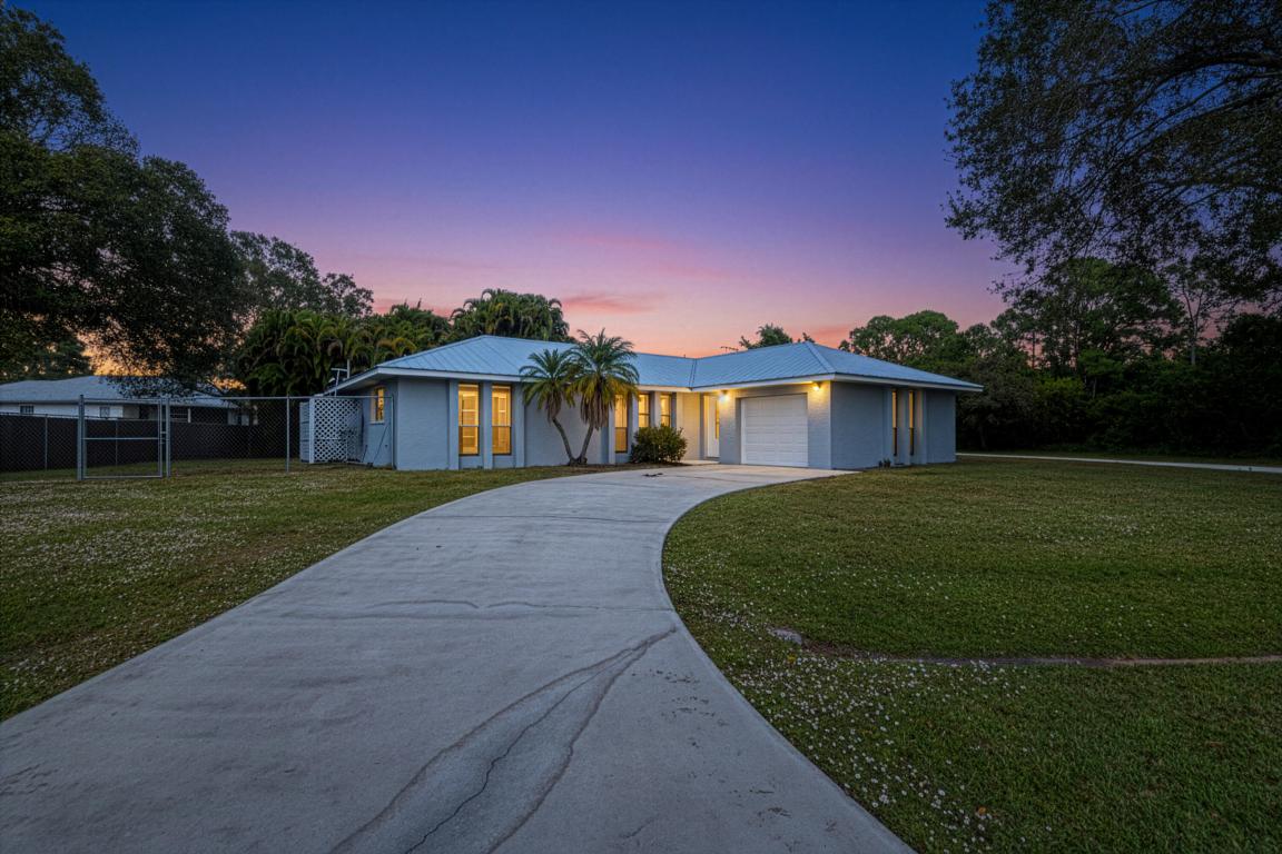 183 SW Airview Avenue