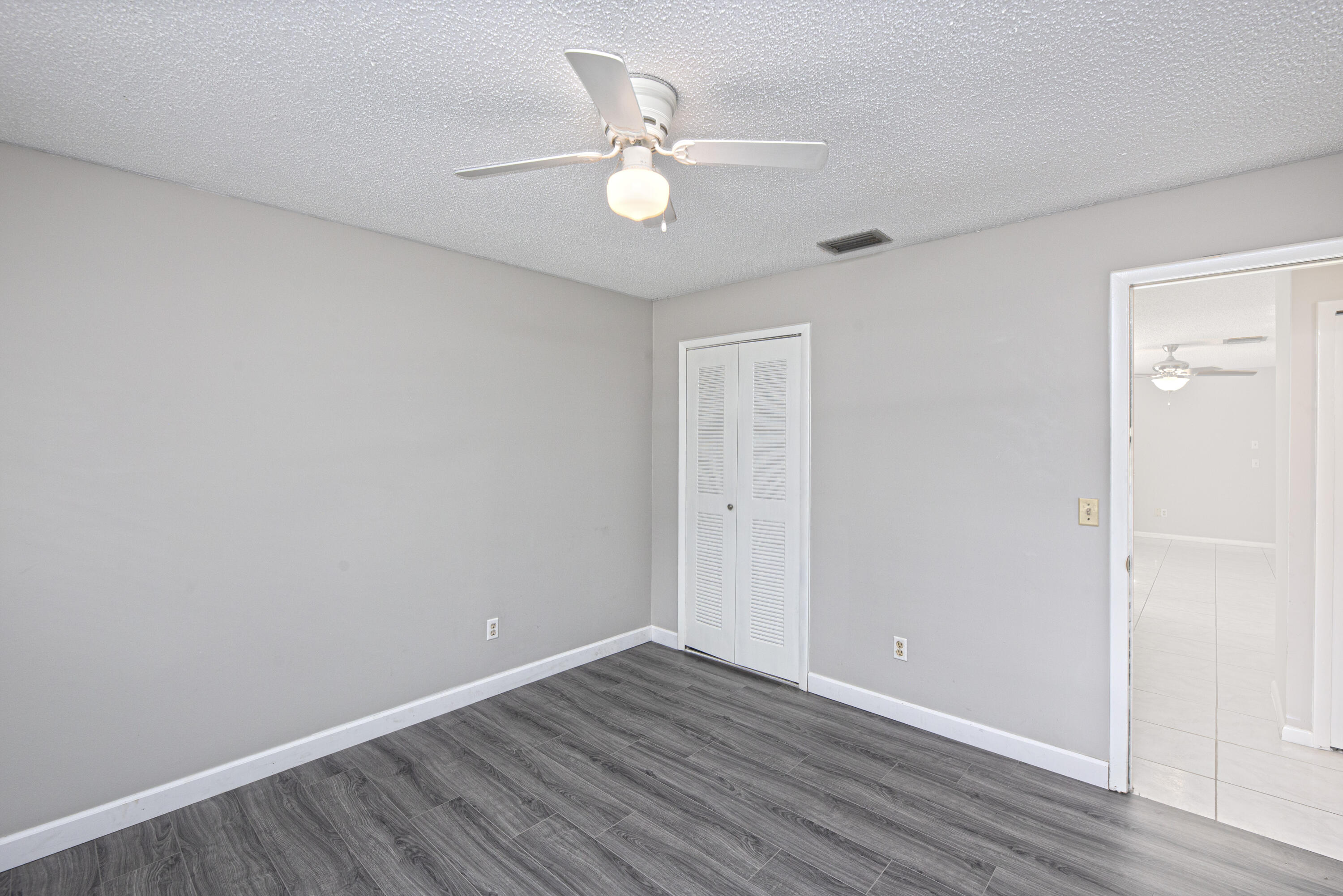 183 SW Airview Avenue