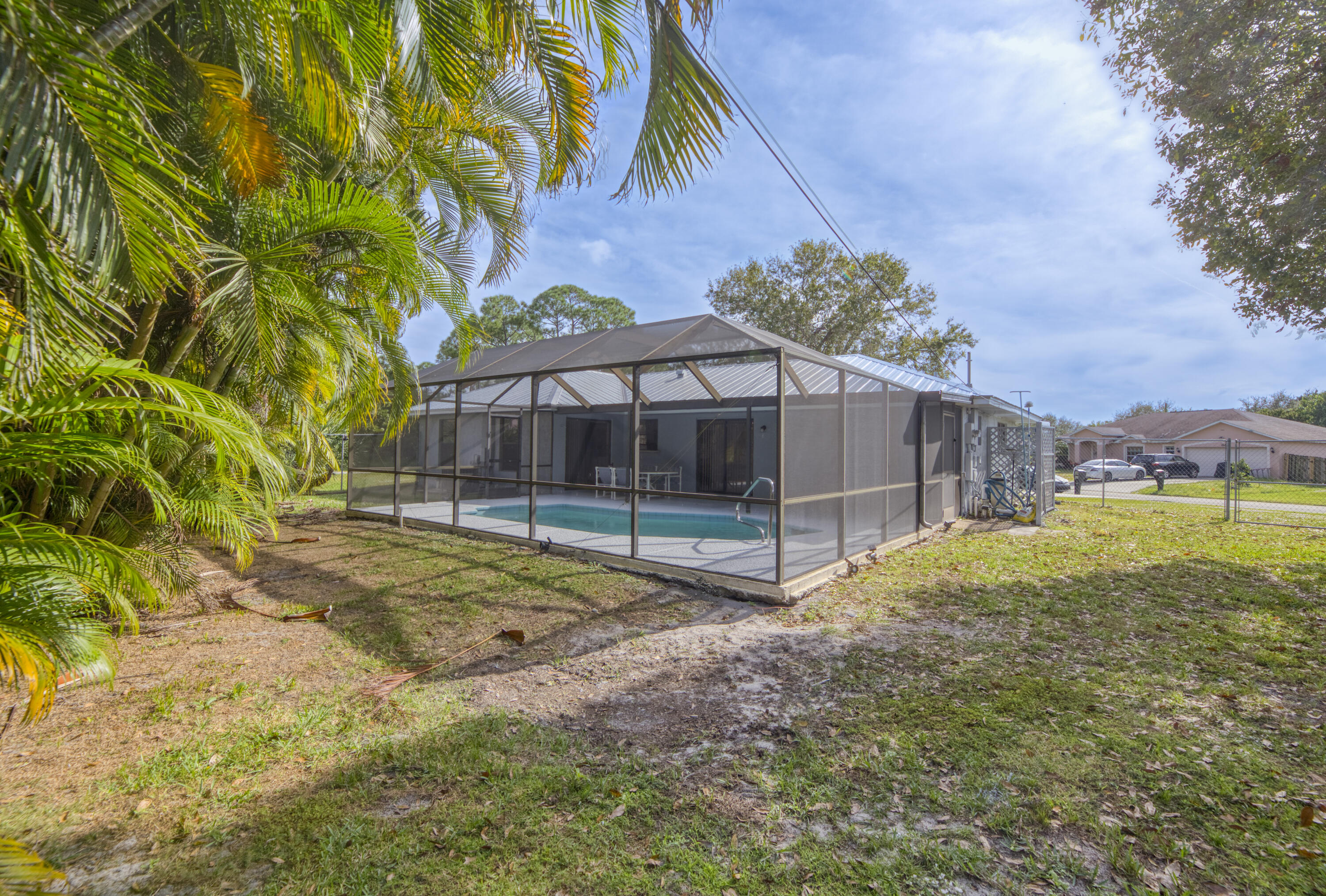 183 SW Airview Avenue