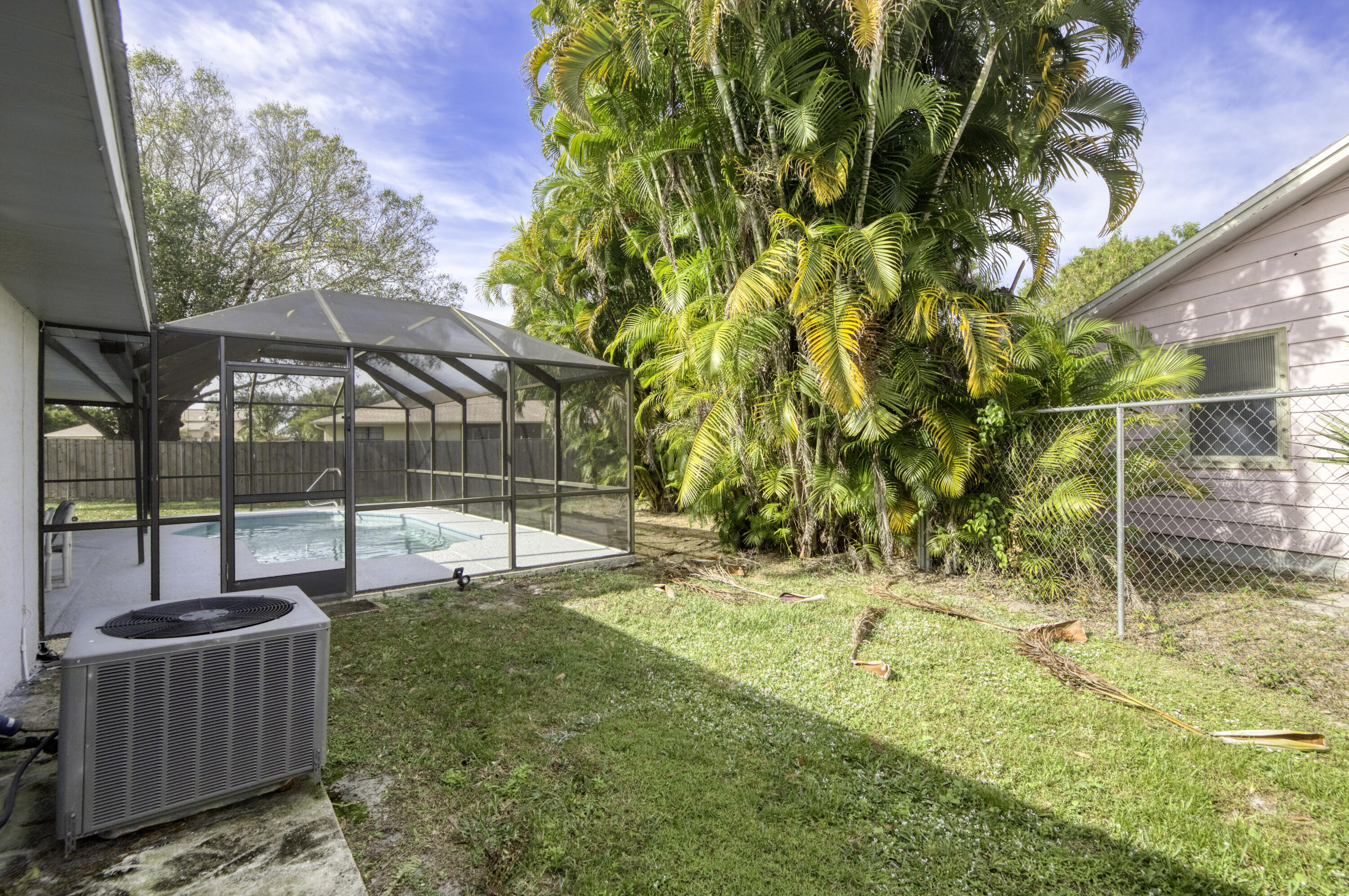 183 SW Airview Avenue