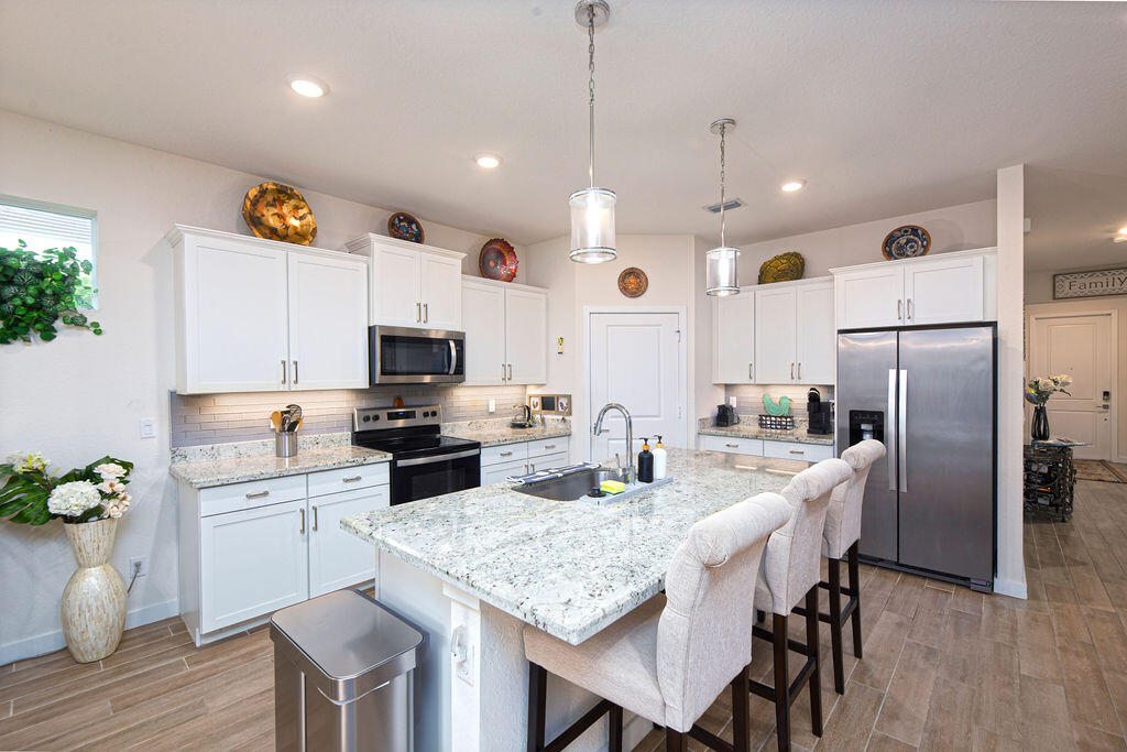 4480 NW Oakleaf Court