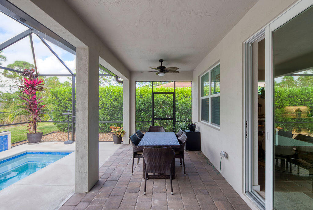 4480 NW Oakleaf Court