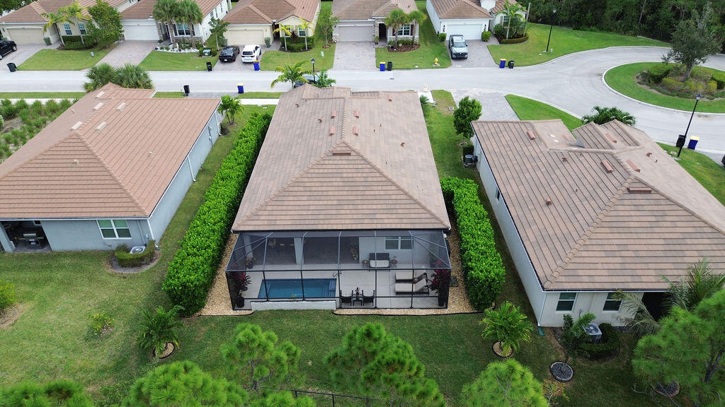 4480 NW Oakleaf Court