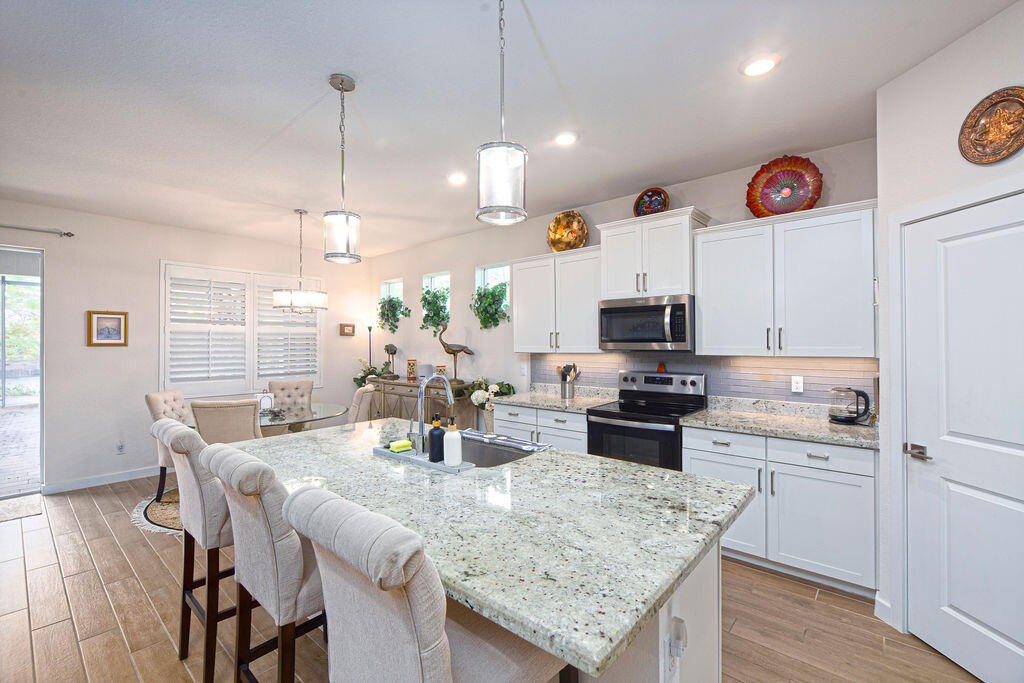 4480 NW Oakleaf Court