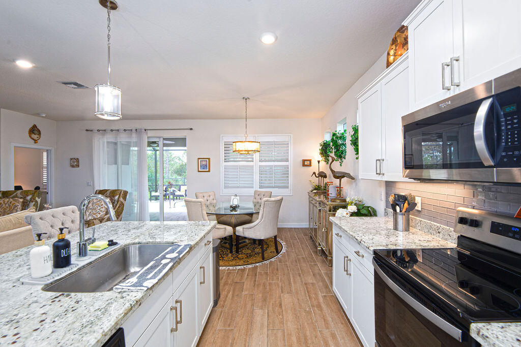 4480 NW Oakleaf Court