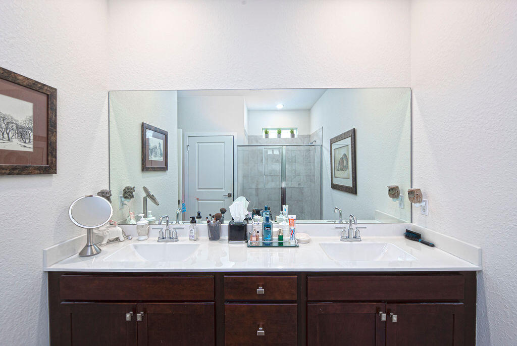 4480 NW Oakleaf Court