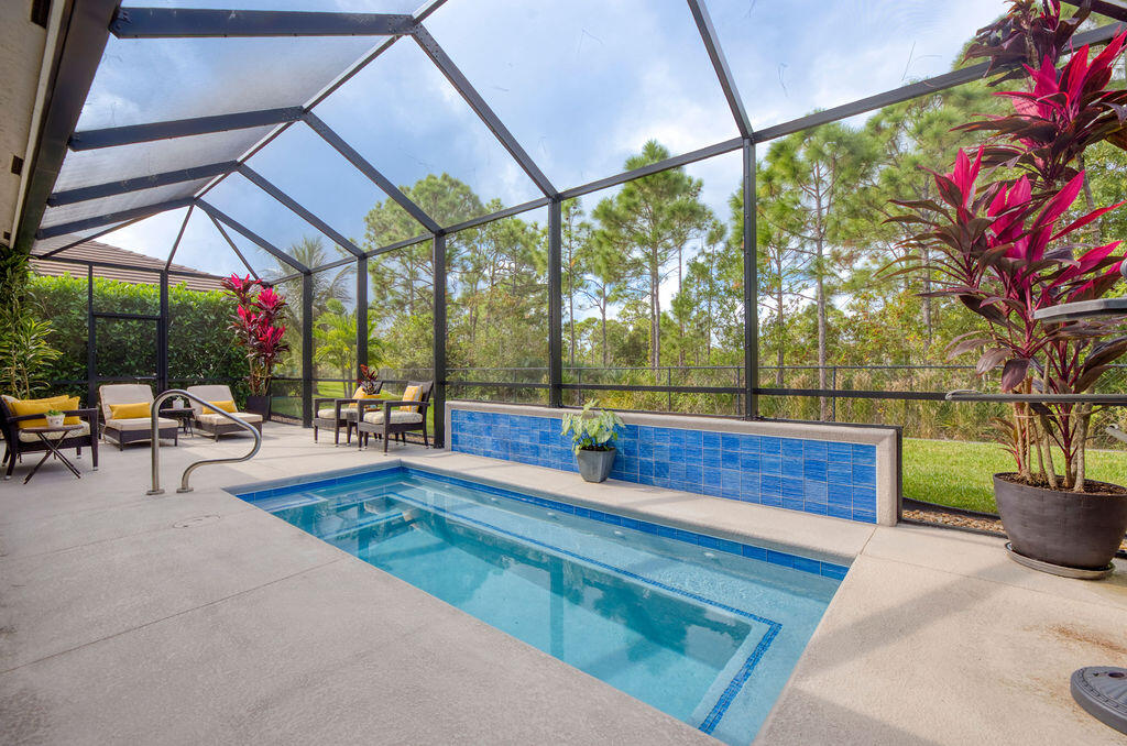 4480 NW Oakleaf Court