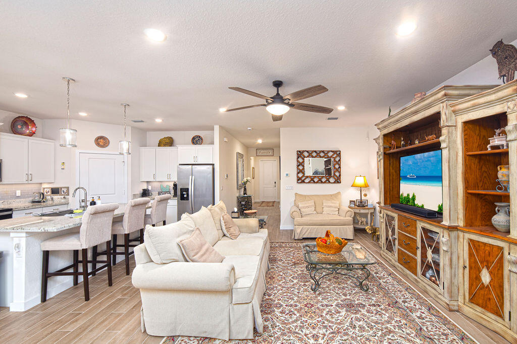 4480 NW Oakleaf Court