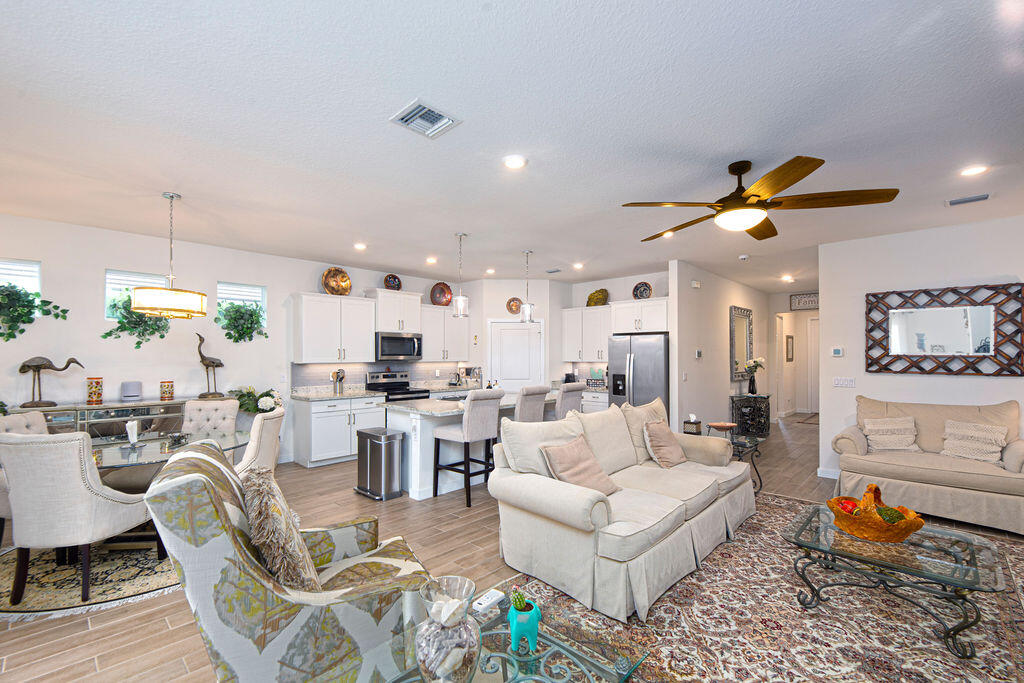 4480 NW Oakleaf Court