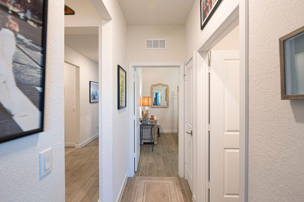 4480 NW Oakleaf Court