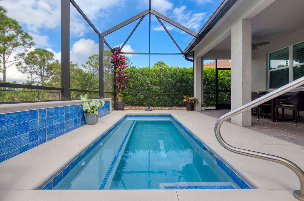 4480 NW Oakleaf Court