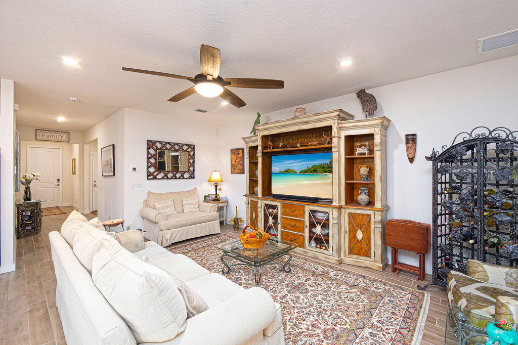 4480 NW Oakleaf Court