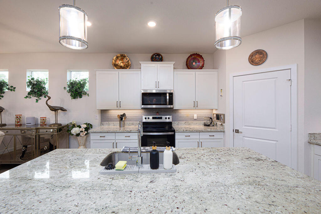 4480 NW Oakleaf Court