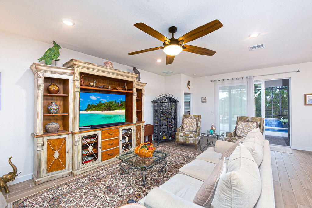 4480 NW Oakleaf Court