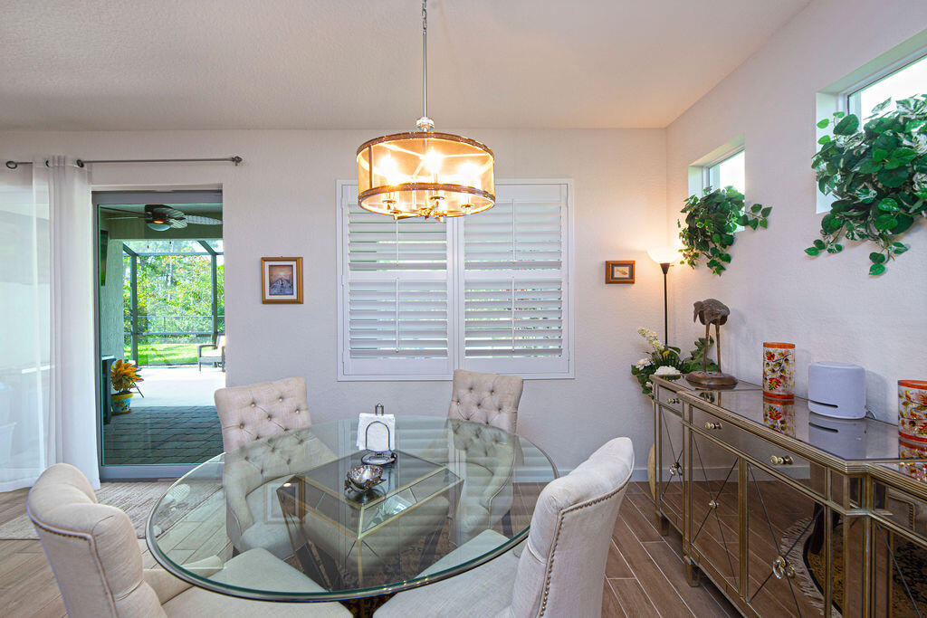 4480 NW Oakleaf Court