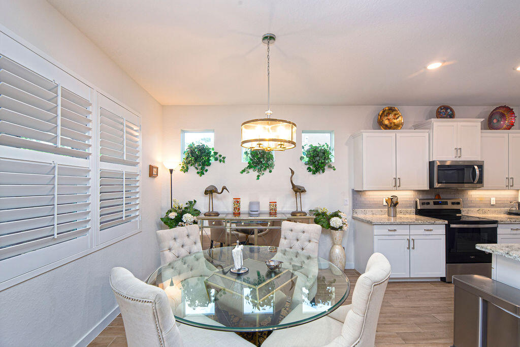 4480 NW Oakleaf Court