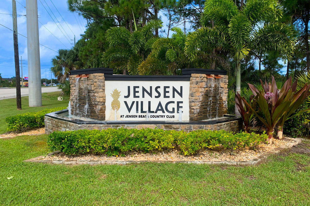 4480 NW Oakleaf Court