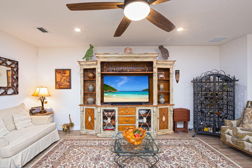 4480 NW Oakleaf Court