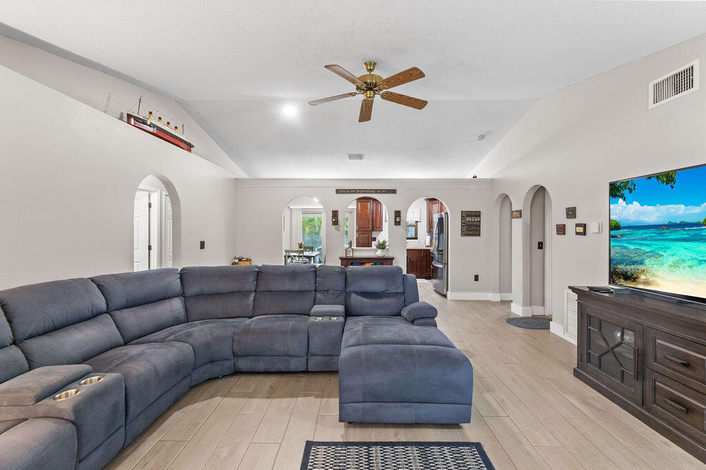 1838 SW Notre Dame Avenue, Port St. Lucie