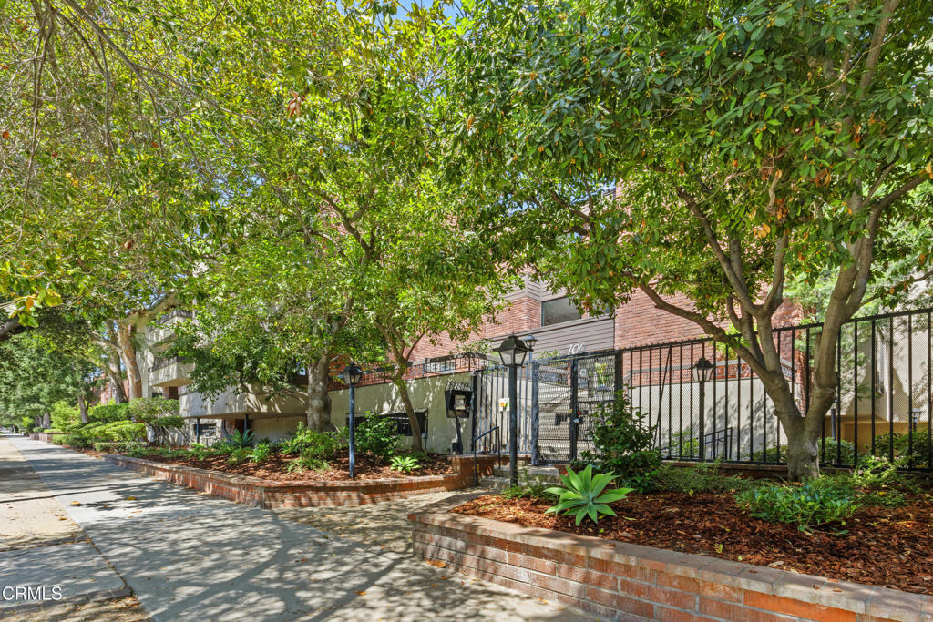 700 S Lake Avenue 110