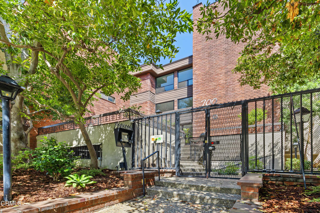 700 S Lake Avenue 110
