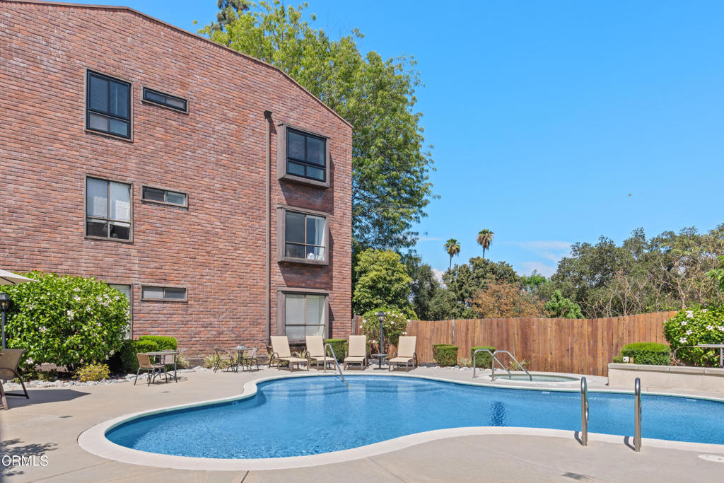 700 S Lake Avenue 110
